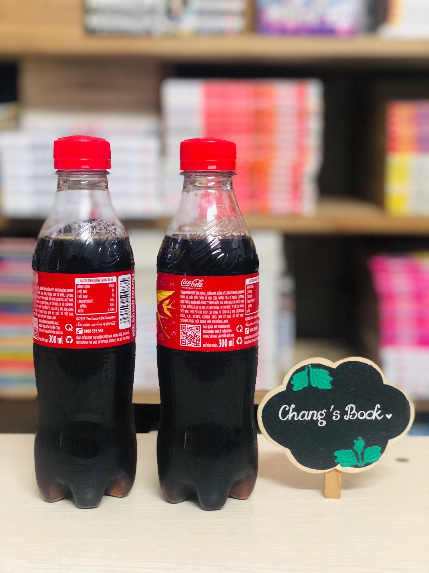 Coca Cola 02 chai 300ml Chang's Food