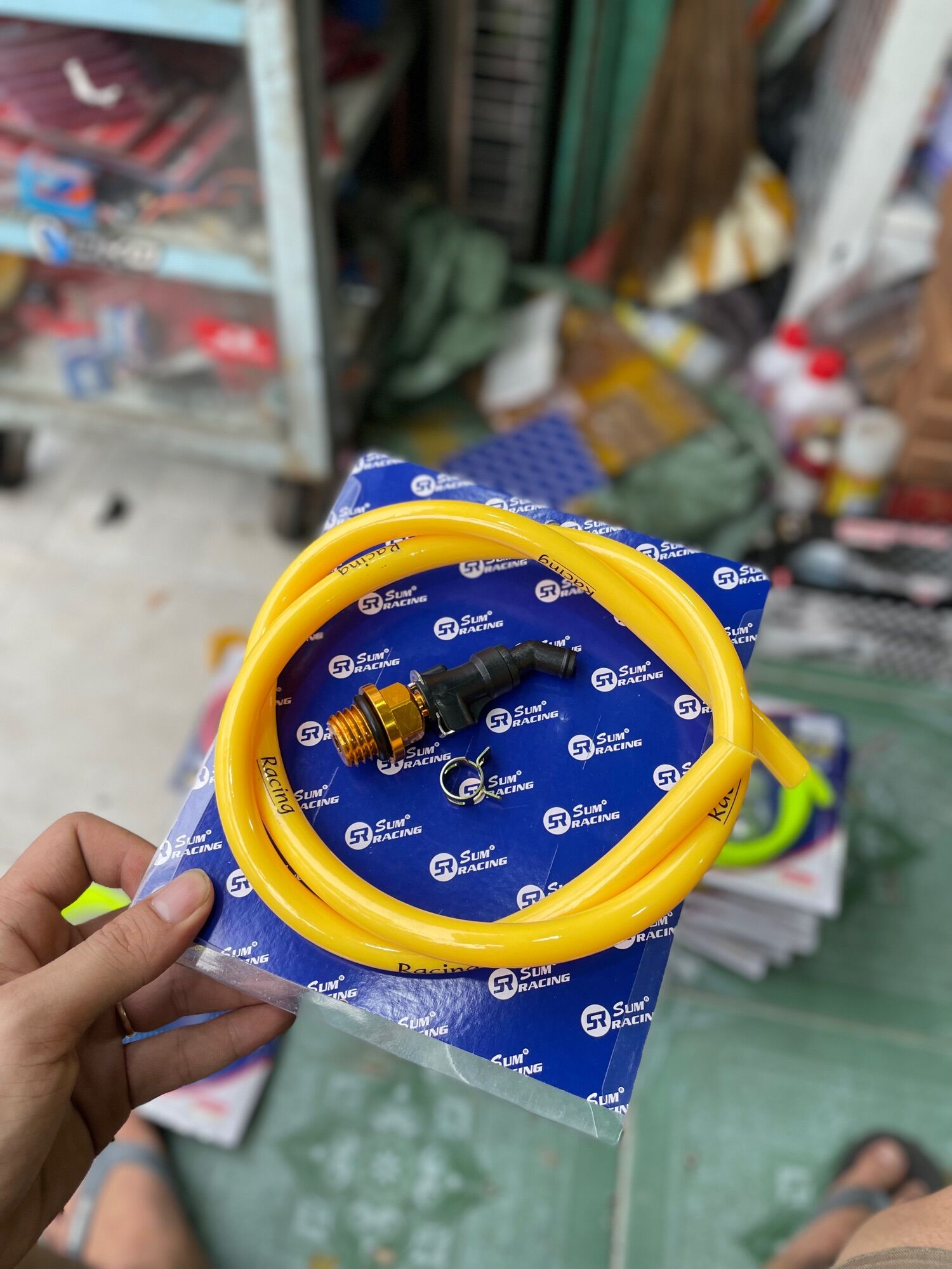 Ty thăm Nhớt Thông Hơi Sumracing