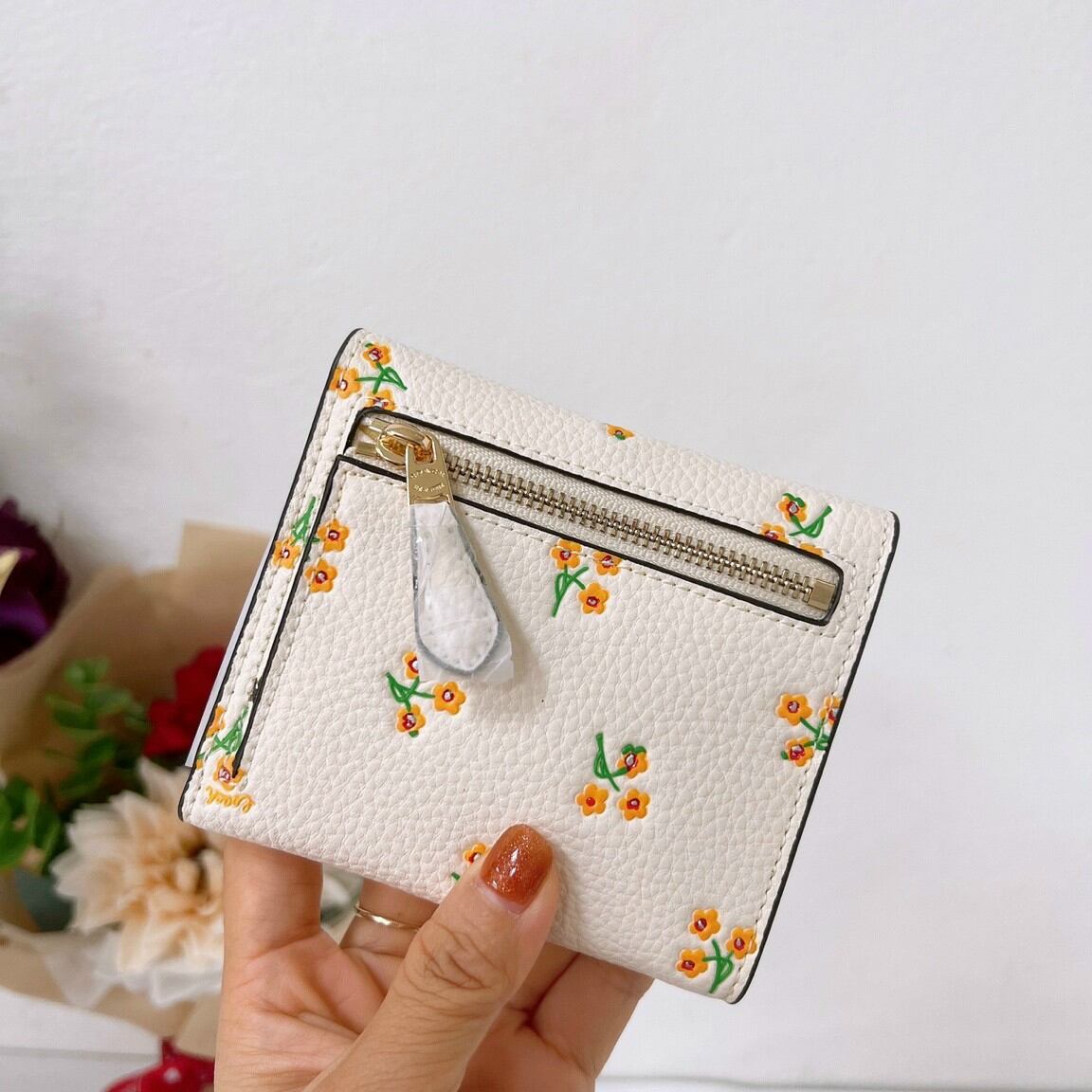 Ví coach hoa phun nổi siêu xinh
