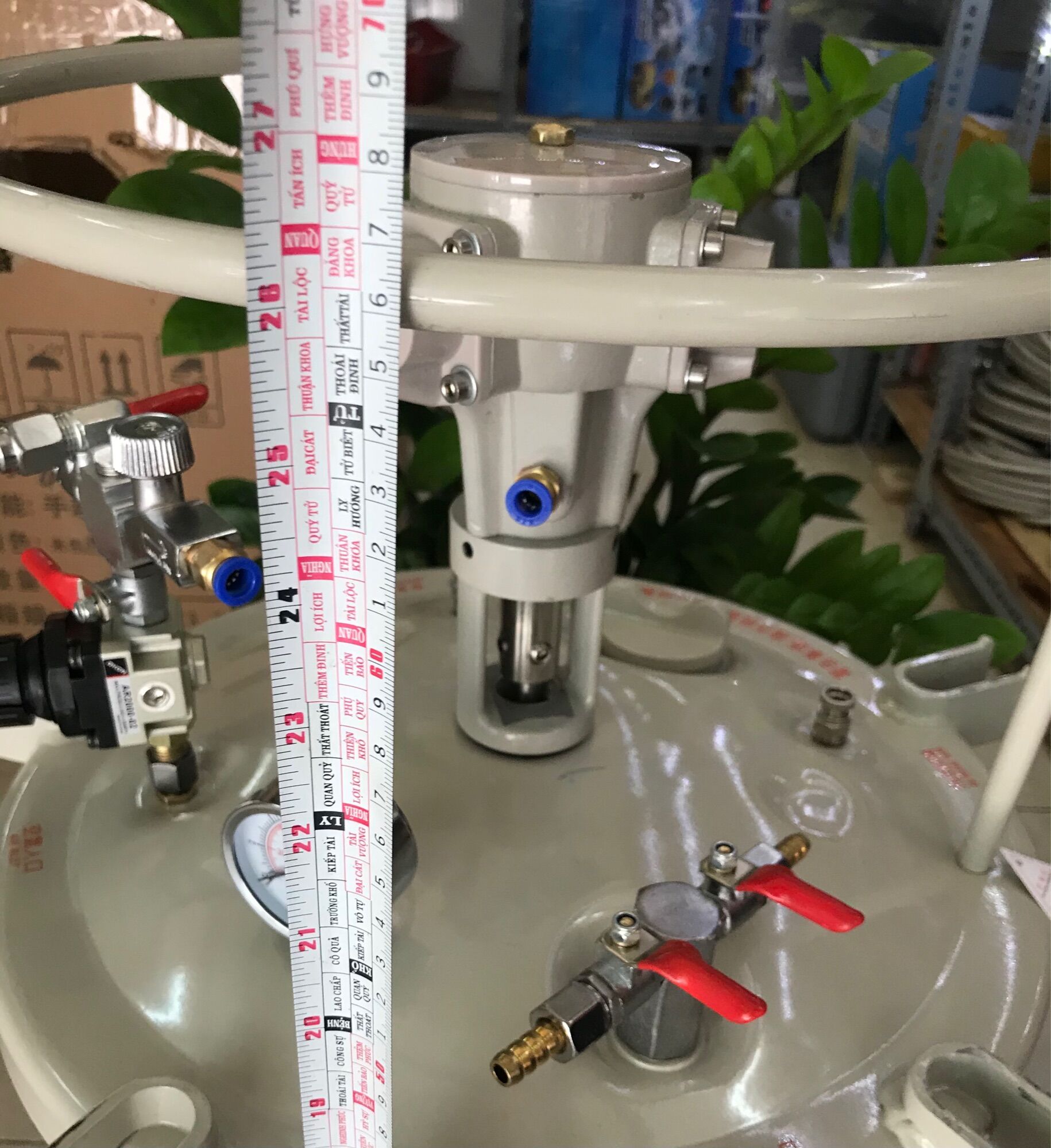 [HCM]THÙNG PHUN TRỘN SƠN TỰ ĐỘNG 40 lít
