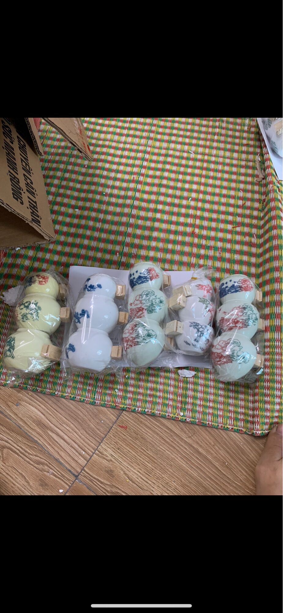 Cóng chim khuyên mào cóng sứ