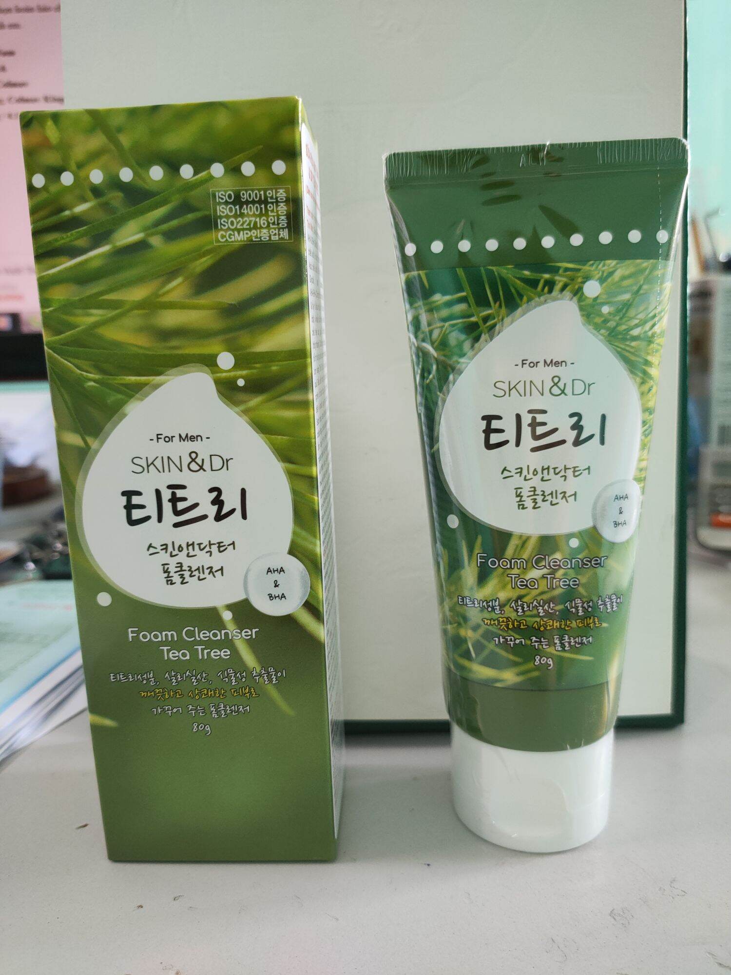 Sữa rửa mặt tràm trà Skin&Dr Tea tree