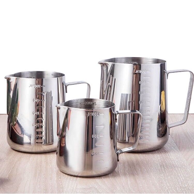 Ca đánh sữa inox có vạch chia 350ml-600ml-900ml