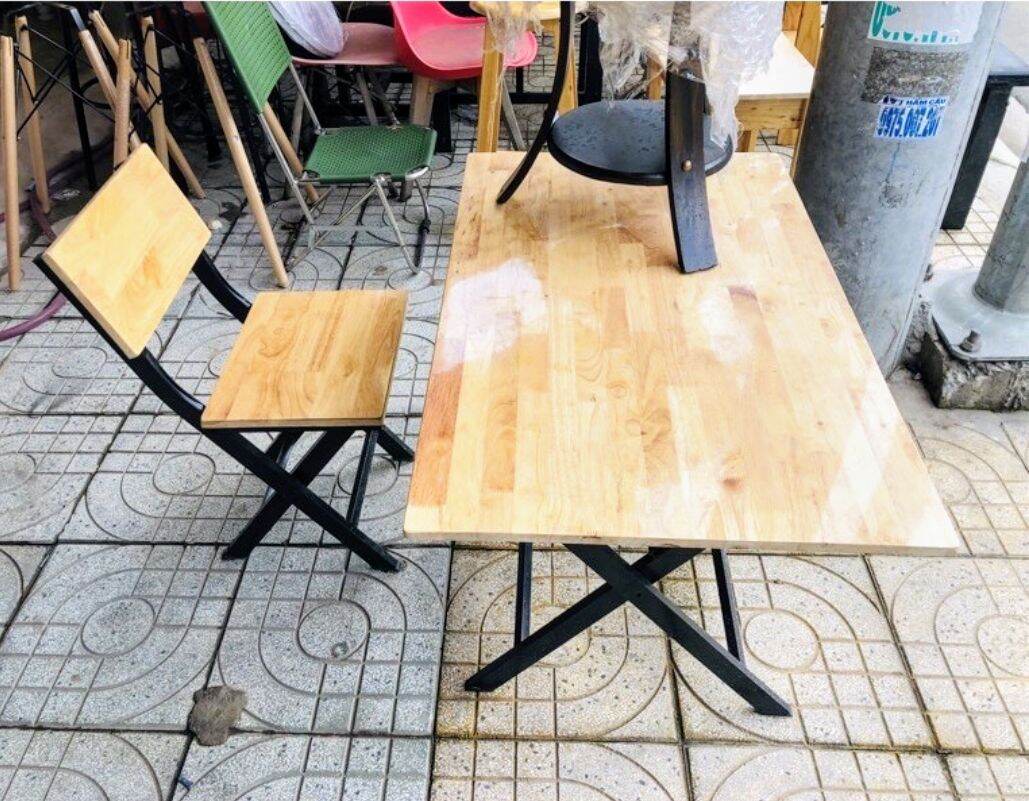 GHẾ GỖ THÔNG QUÁN NHẬU - CAFE