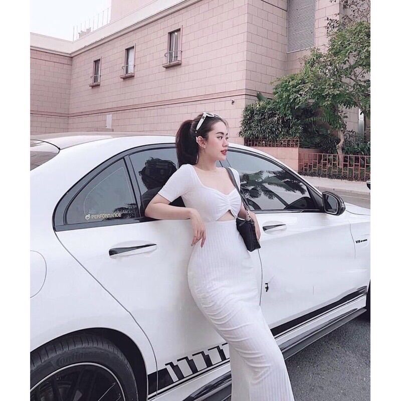 Đầm body xẻ tà chiết ngực