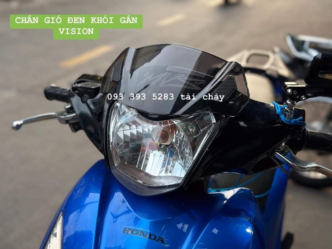 CHẮN GIÓ ĐEN KHÓI GẮN VISION / LEAD