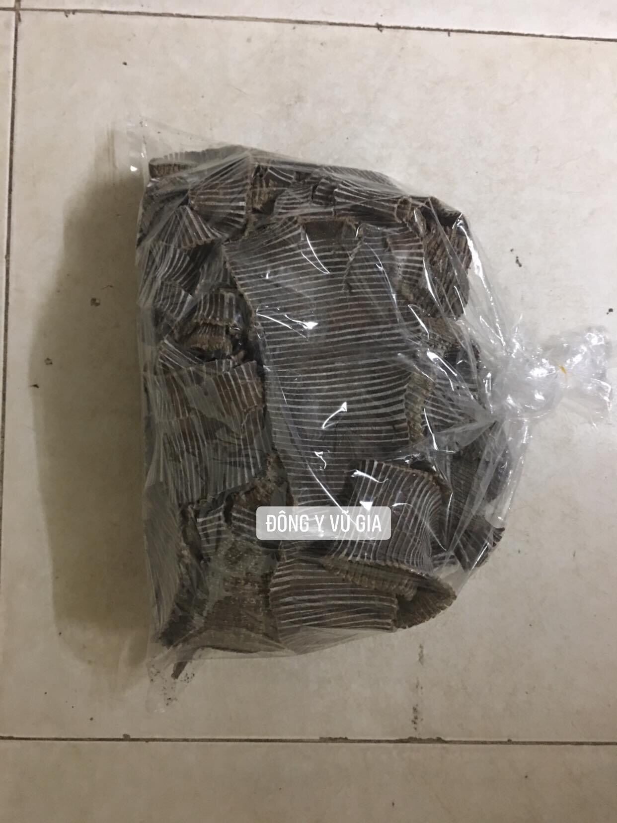 Đỗ trọng khô loại 1 đẹp 1kg