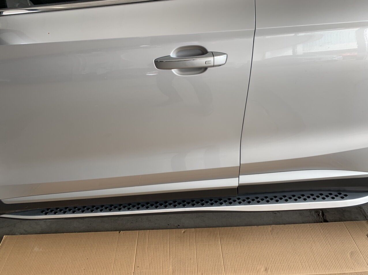 Bệ bước chân mg zs