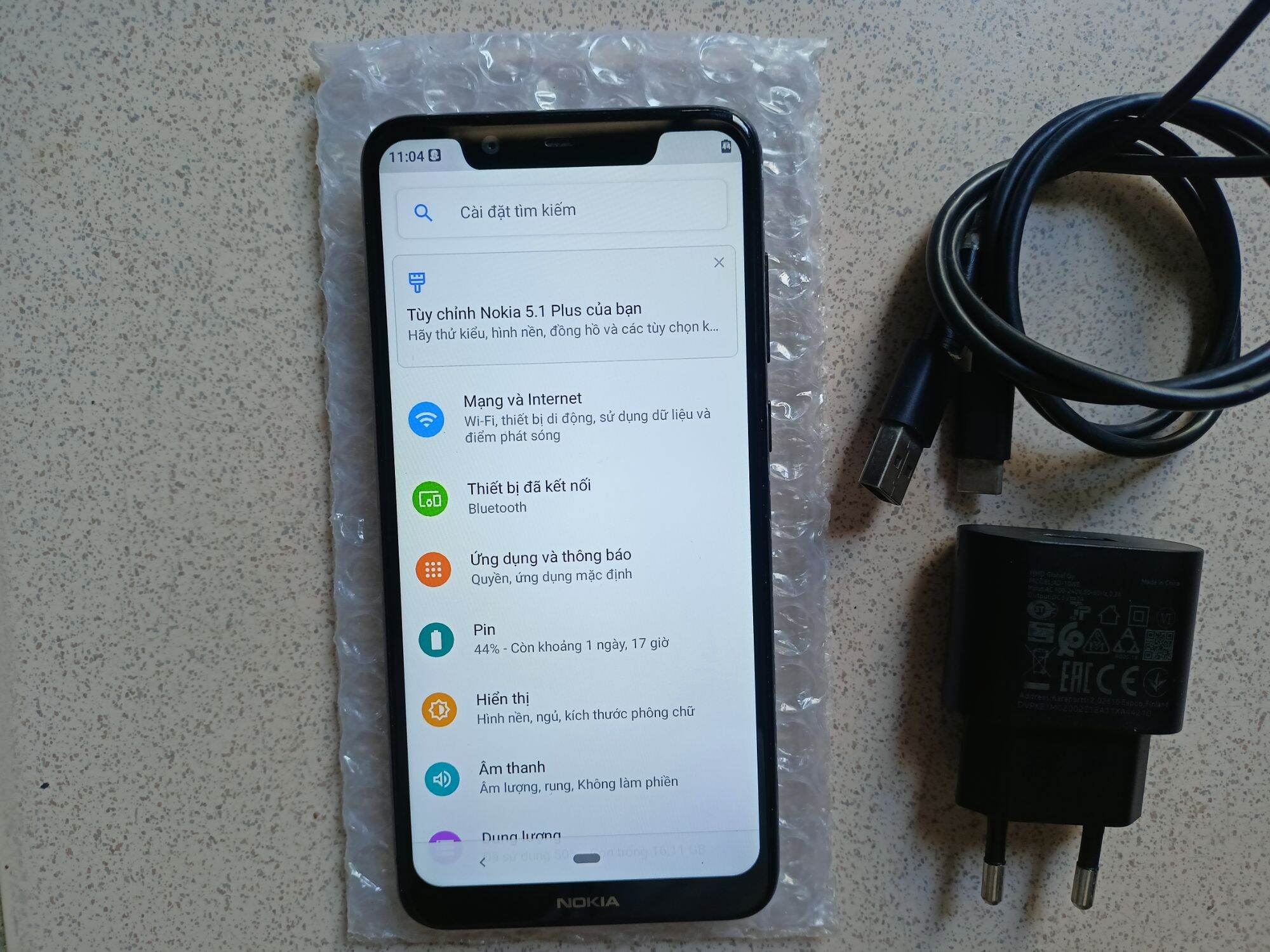 Nokia 5.1 plus tai thỏ màn rin