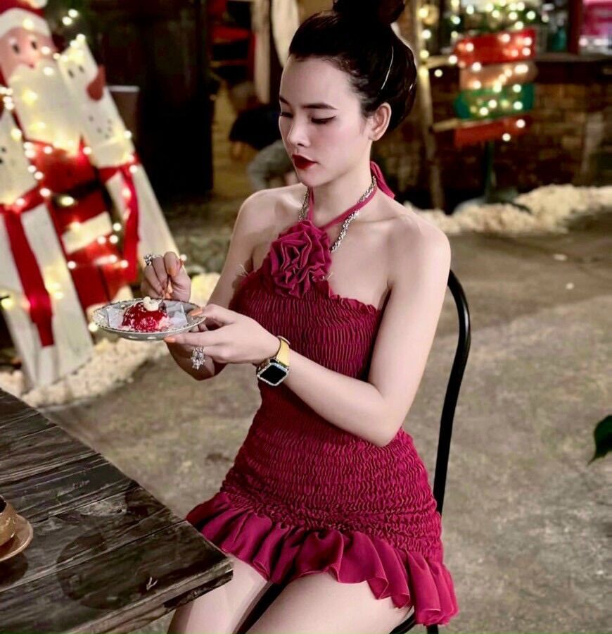 Đầm nhún cổ yếm from 50kg trở lại