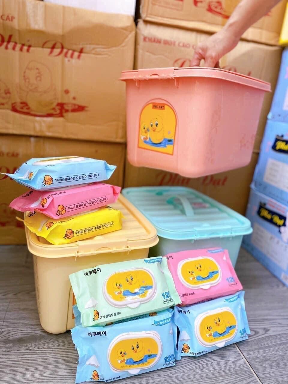 Khăn ướt Phú Đạt vịt 10 bịch kèm thùng nhựa
