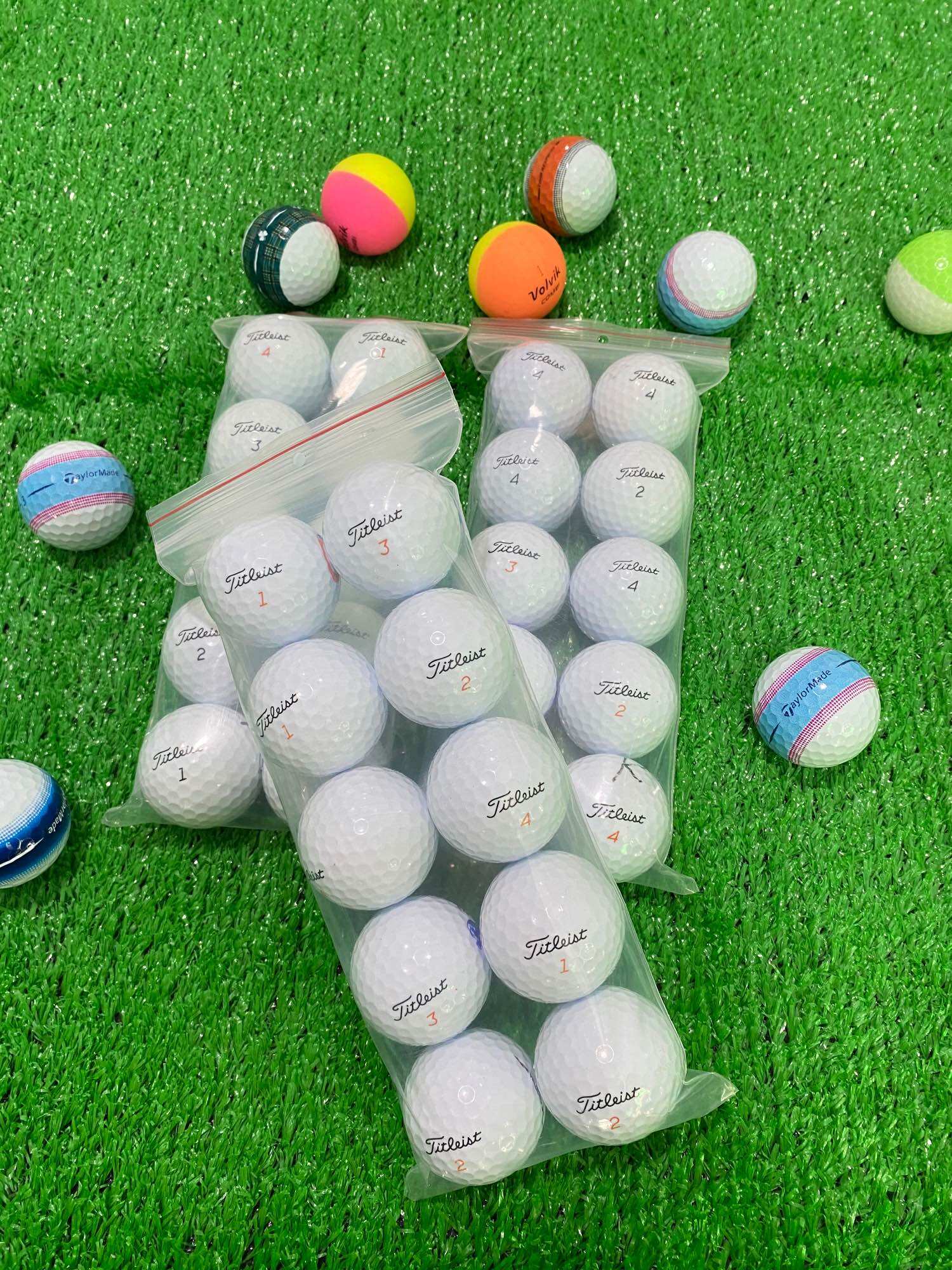   Túi 10 quả  Bóng Golf Titleist màu trắng độ mới 98% 