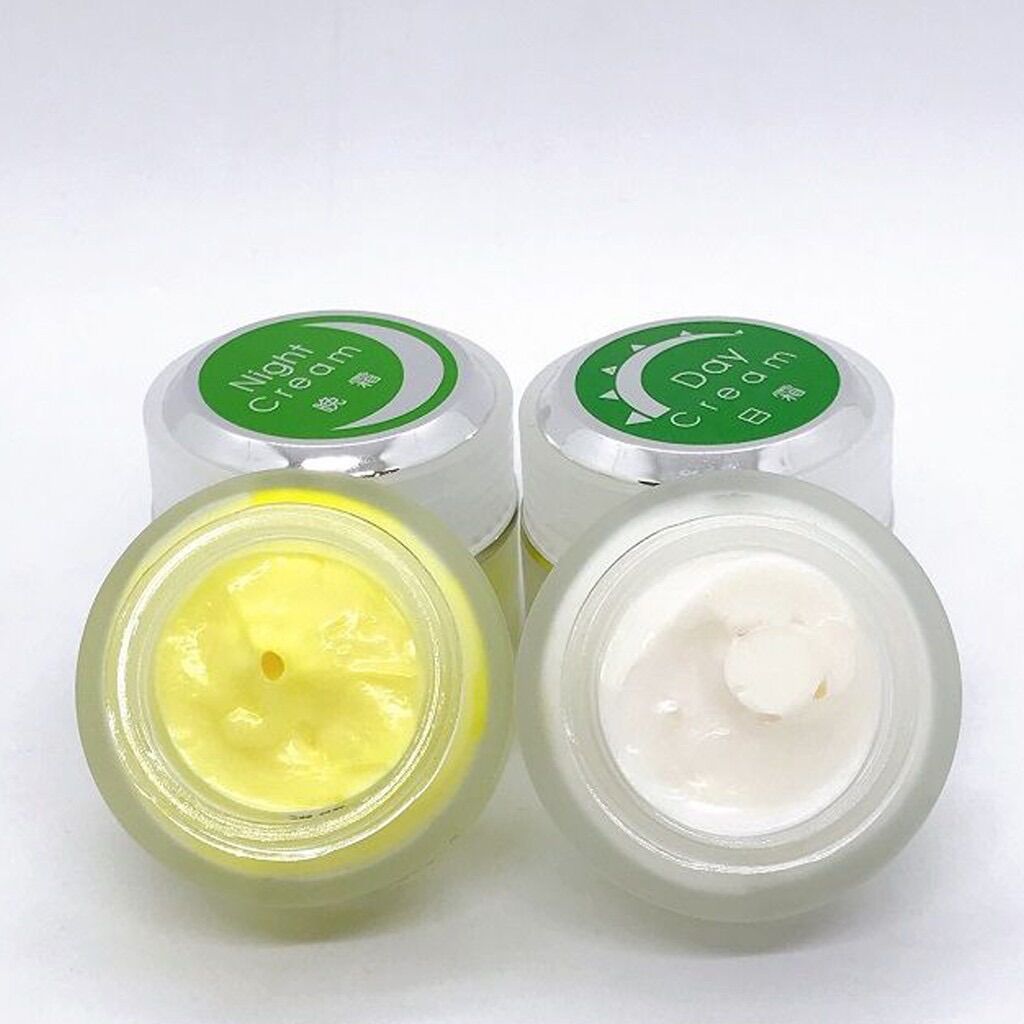 Kem vỗ bong nám Dr snow 1 cặp ngày đêm