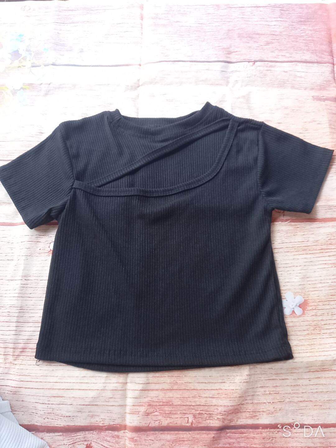 ÁO Thun Gân Khoét Ngực Croptop