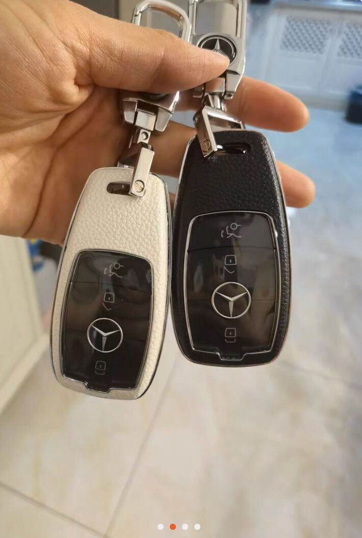 MÓC ỐP KHOÁ XE MERCEDES