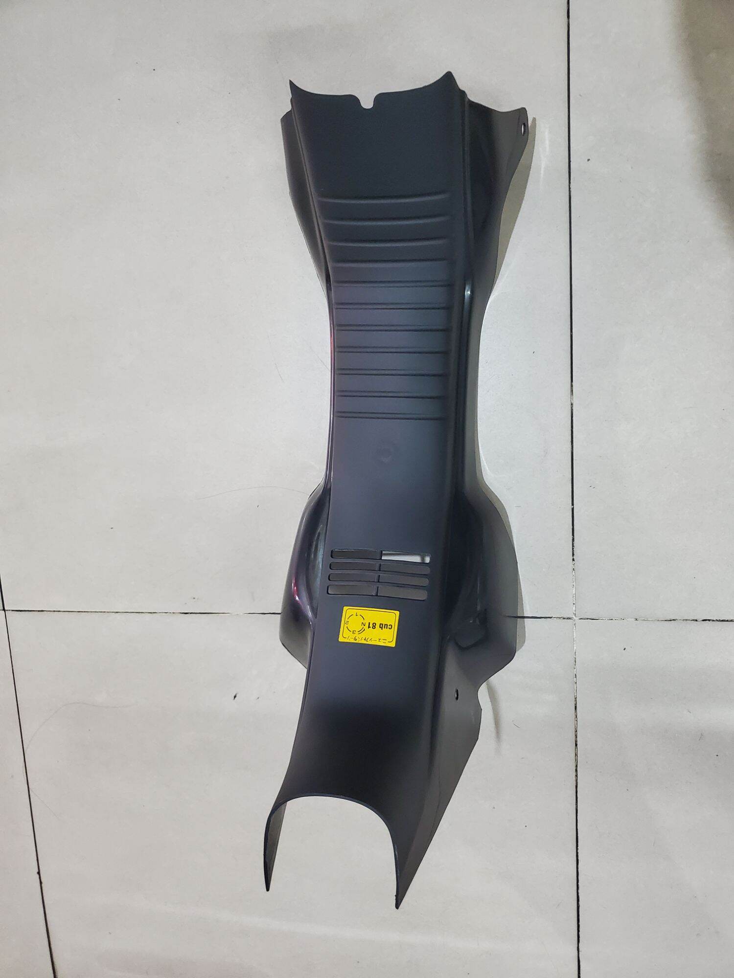 Yếm bửng xe cúp 81