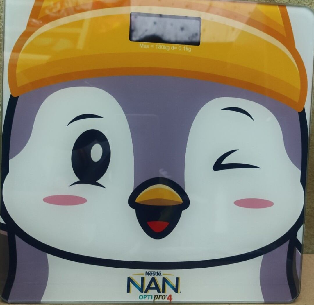 Cân điện tử quà từ Nan CÂN SỨC KHỎE (sử dụng sạc điện tiện lợi và tiết kiệm)