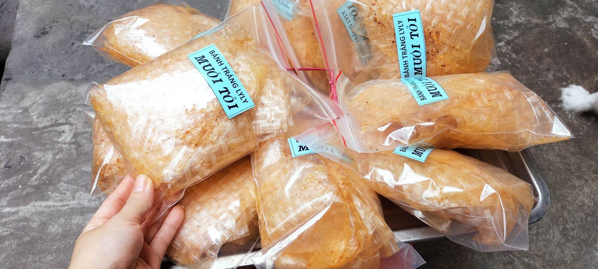 (THƠM NGON -ĐẬM VỊ) BÁNH TRÁNG MUỐI TỎI CAY