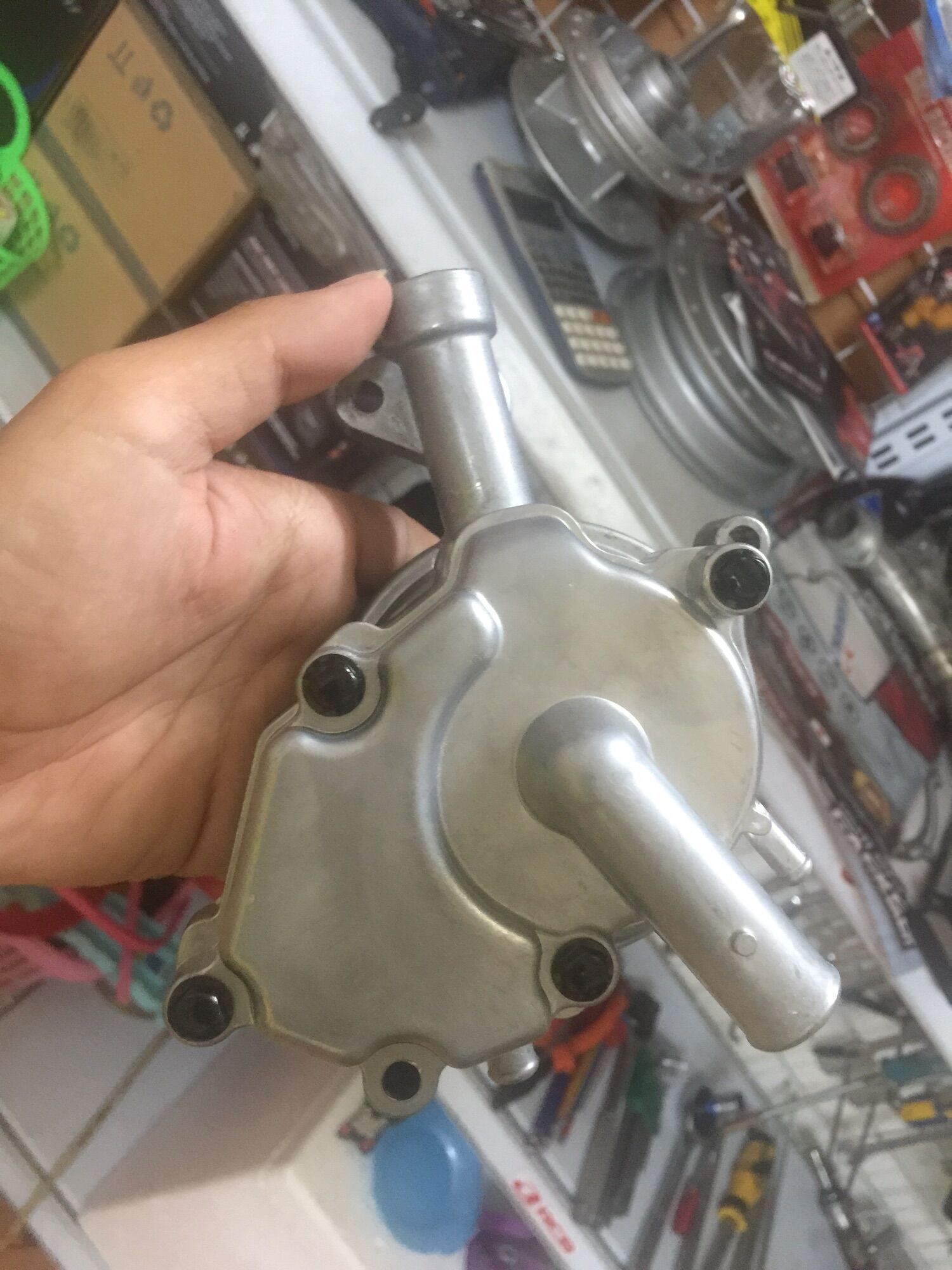 Bơm nước lớn Ta racing cho ex 135 ( mẫu mới)