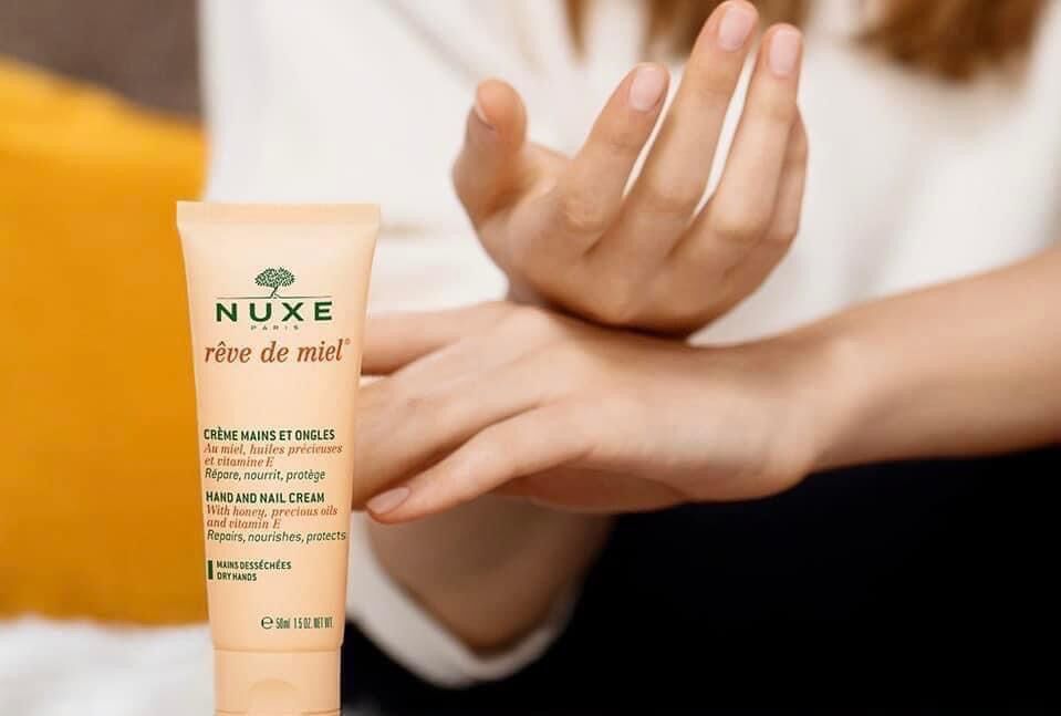 Set kem dưỡng da tay và son dưỡng Nuxe