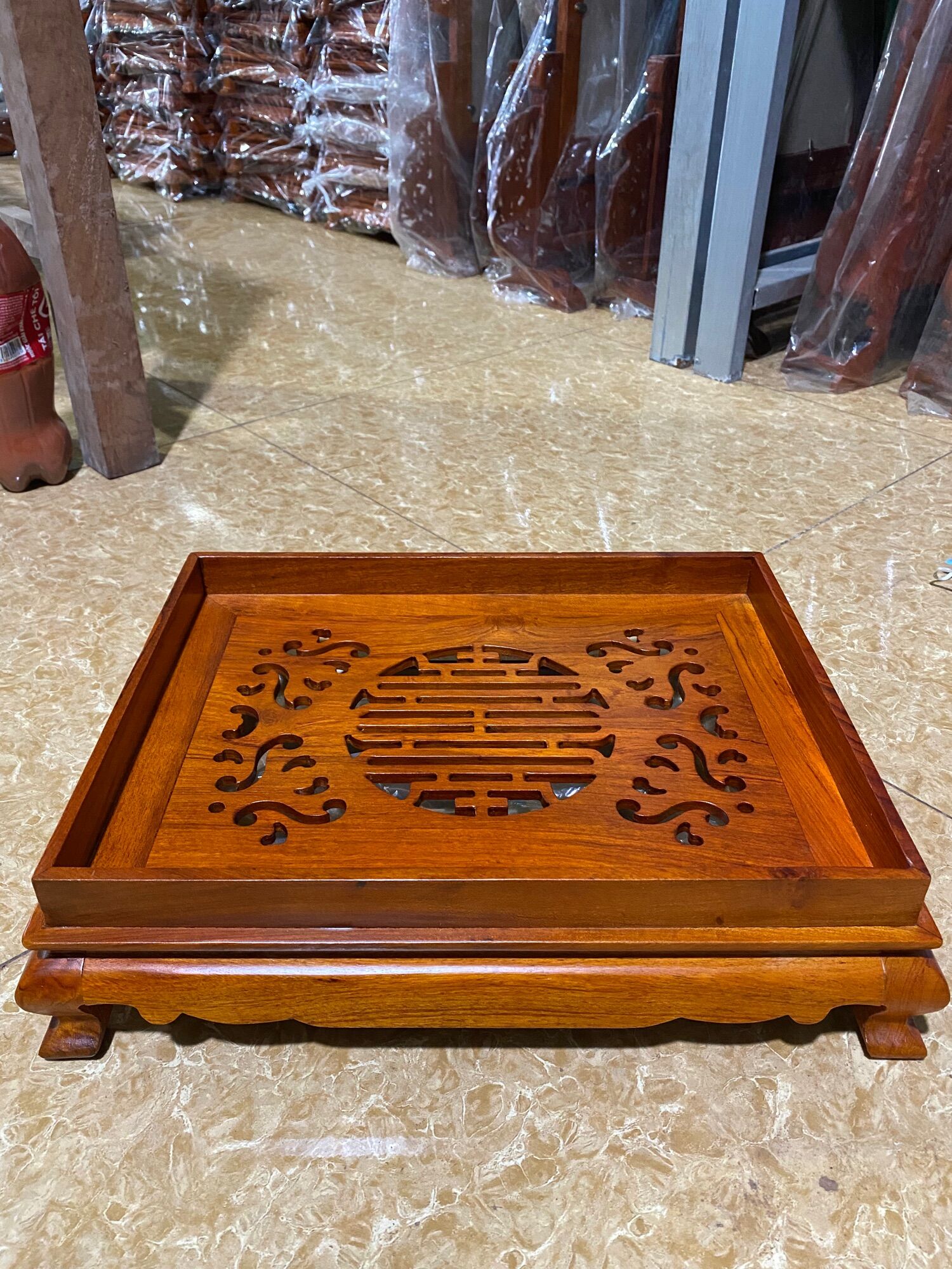 Khay trà chân quỳ gỗ hương mẫu trơn