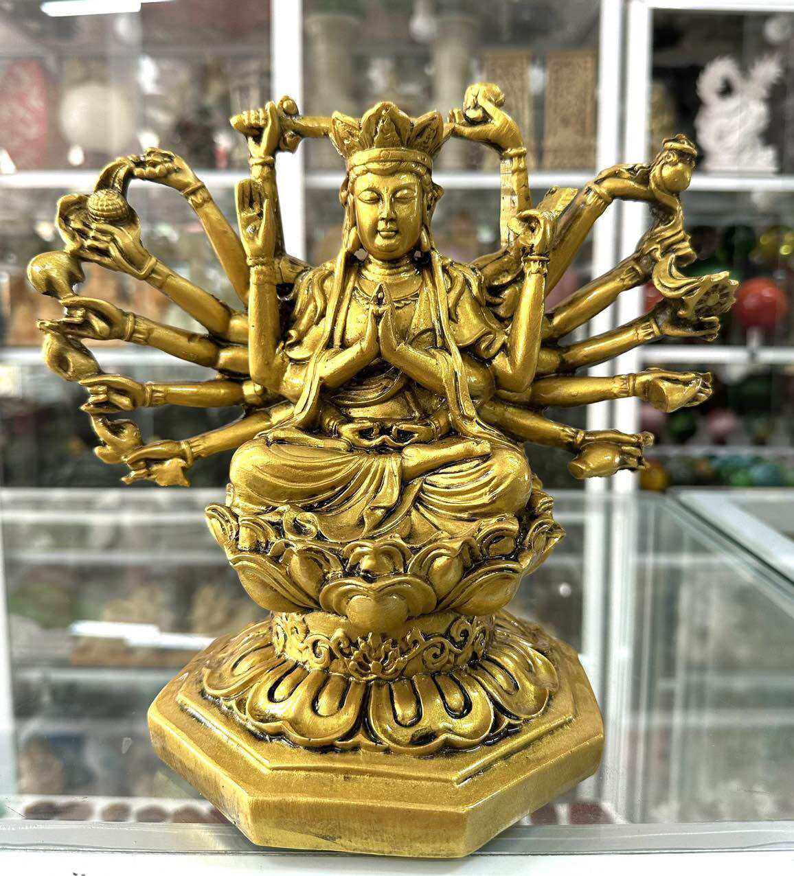Tượng phật chuẩn đề đá đúc 25cm x 23cm bao đẹp