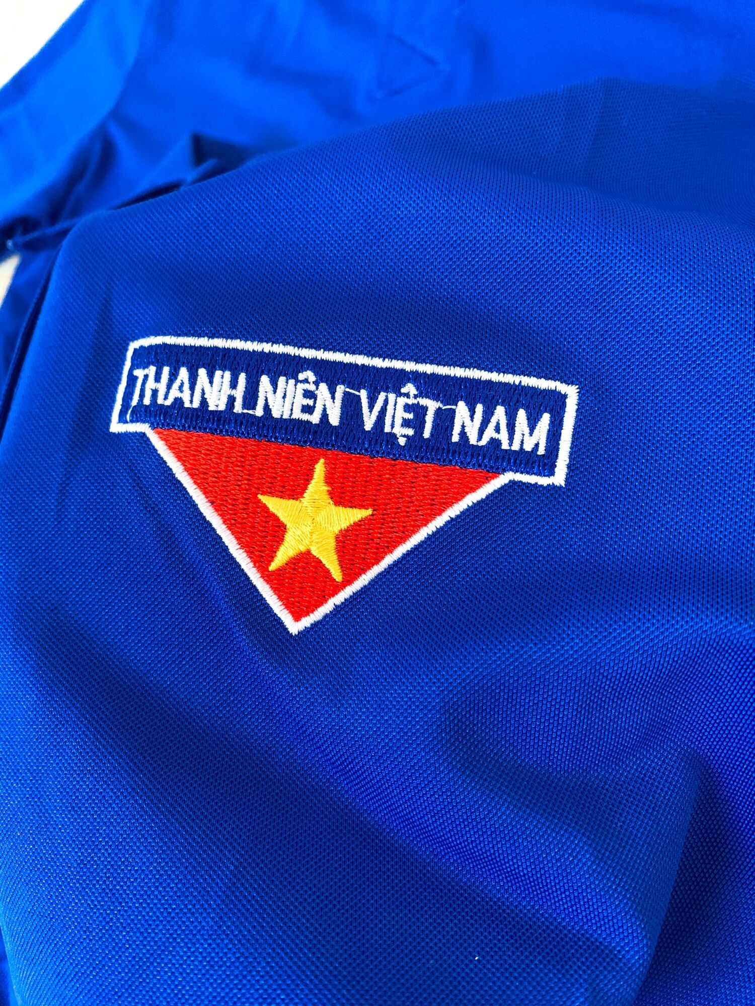 ÁO THUN ĐOÀN CHẤT POLY LOGO THÊU CO GIÃN 4 CHIỀU