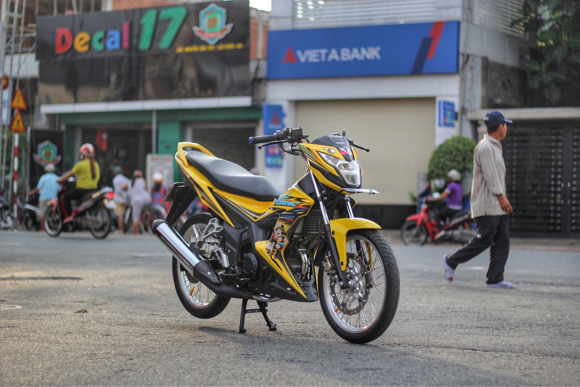 Tem rời sonic vàng tem chế hoạt hình