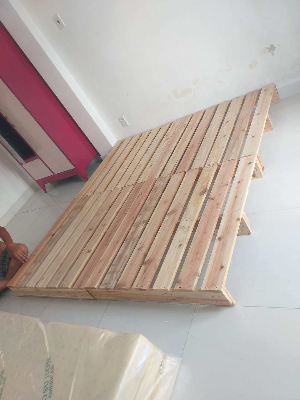 Pallet giường gỗ thông gấp gọn nhiều kích thước 1m*2m*10cm