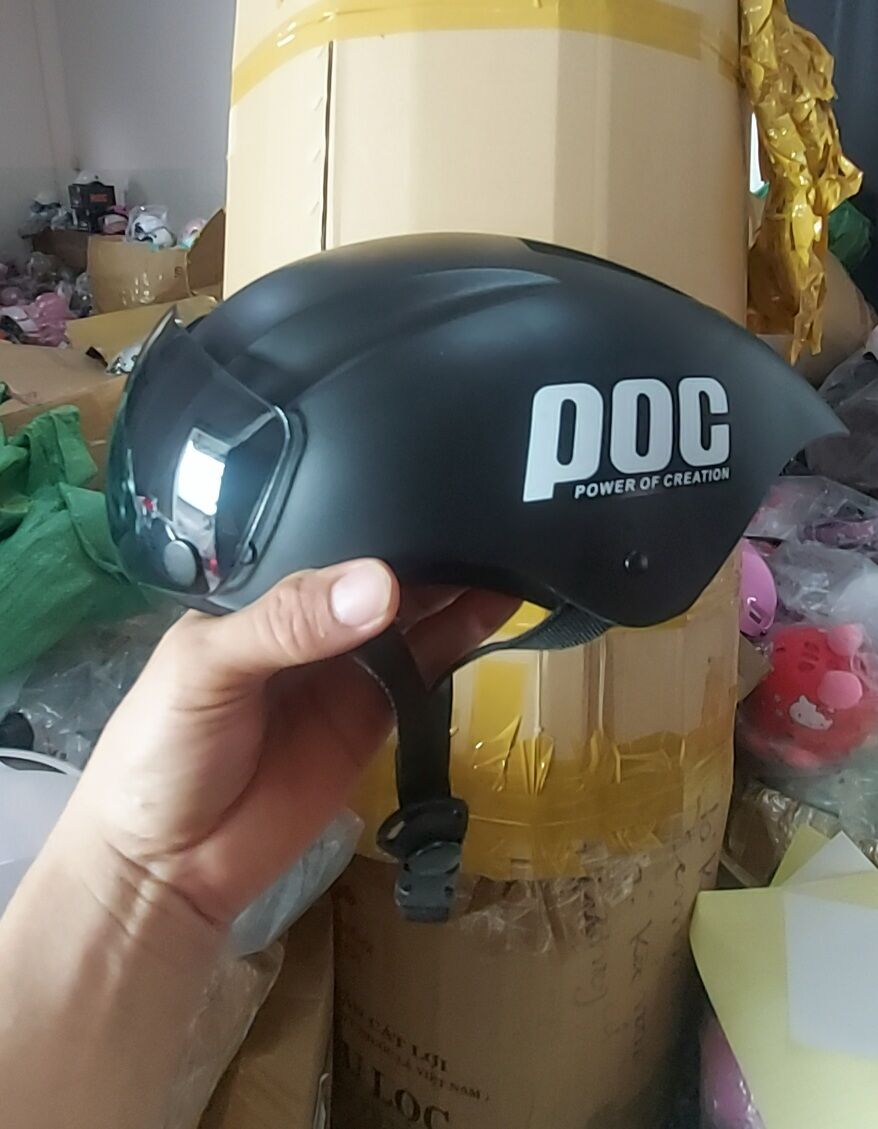 mũ bảo hiểm POC đuôi nhọn giá sỉ ( Nón trơn lên tem P.O.C)
