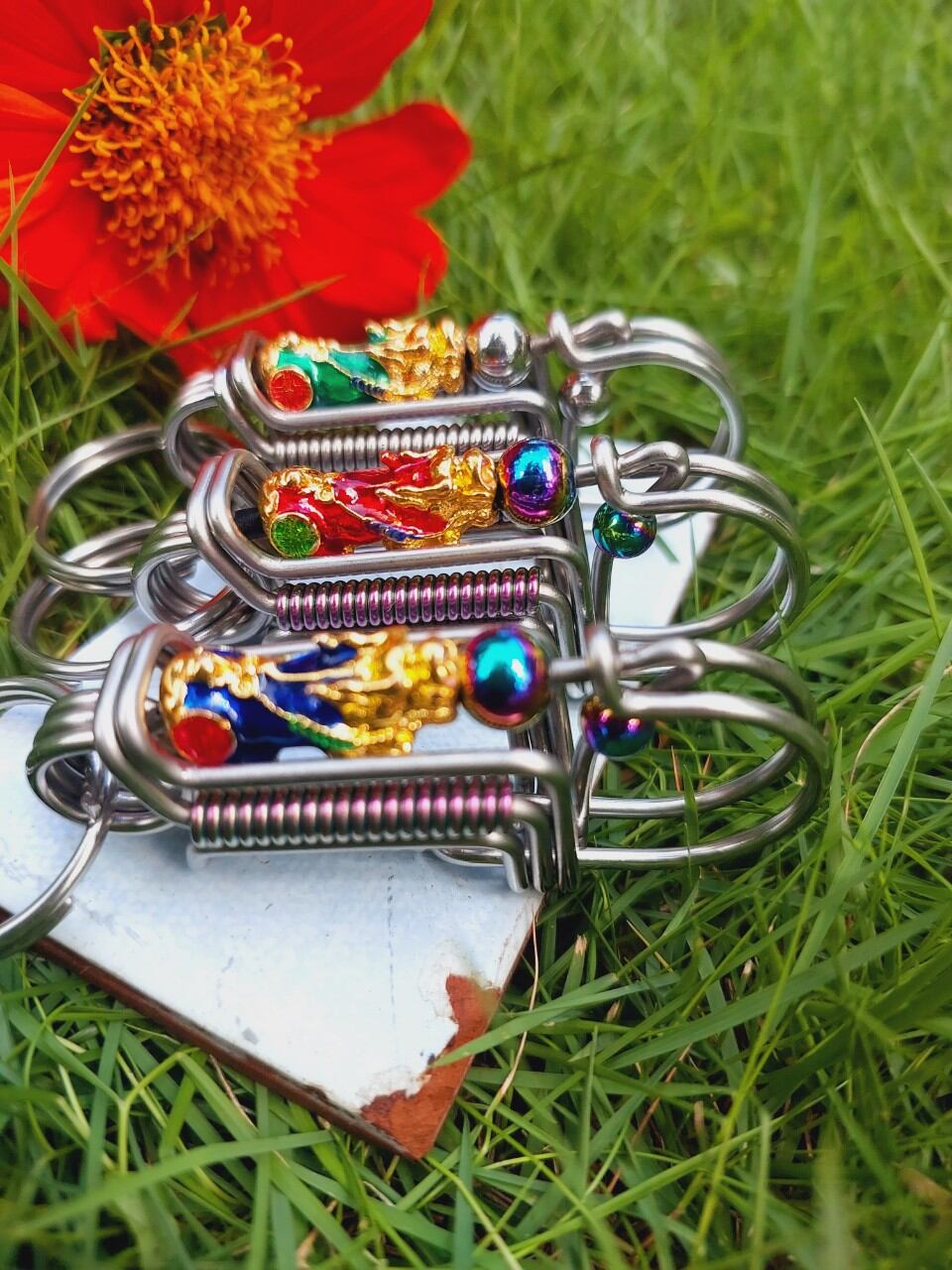 Móc khóa inox phối tuỳ hưu nhiều màu sắc. hợp phong thủy. kèm quà tặng hấp dẫn.