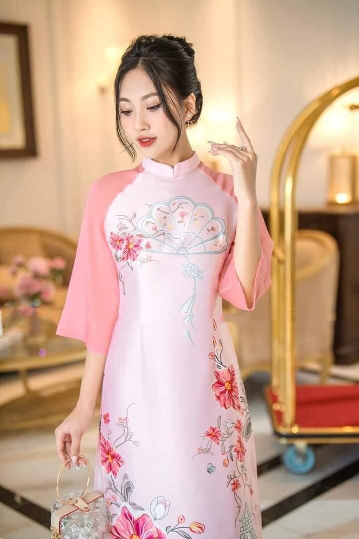 Áo dài tết cách tân hồng 4 tà thêu hoa