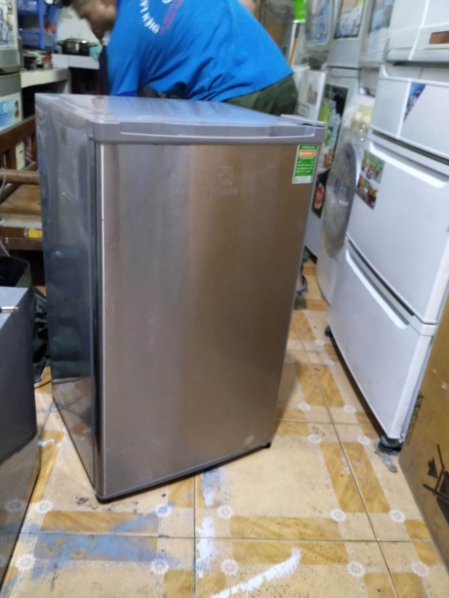 tủ lạnh mini Electrolux 93lit còn mới 80%