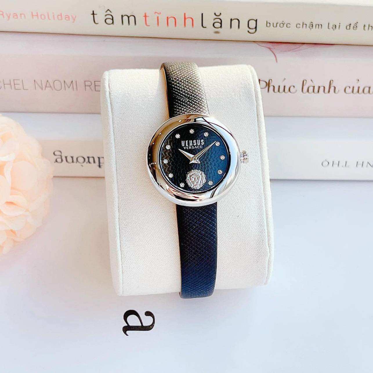 Đồng hồ nữ Versus dây da, size 28mm
