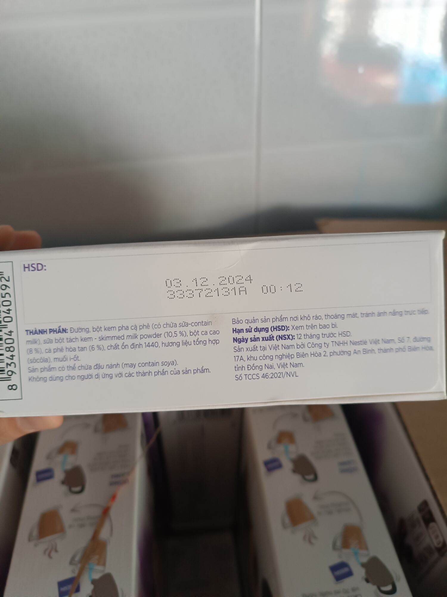 Cà phê hòa tan Nescafé Latte sữa hạt vị sôcôla _vị hạnh nhân_ hạt phỉ (Hộp 10 gói x 24g) date mới