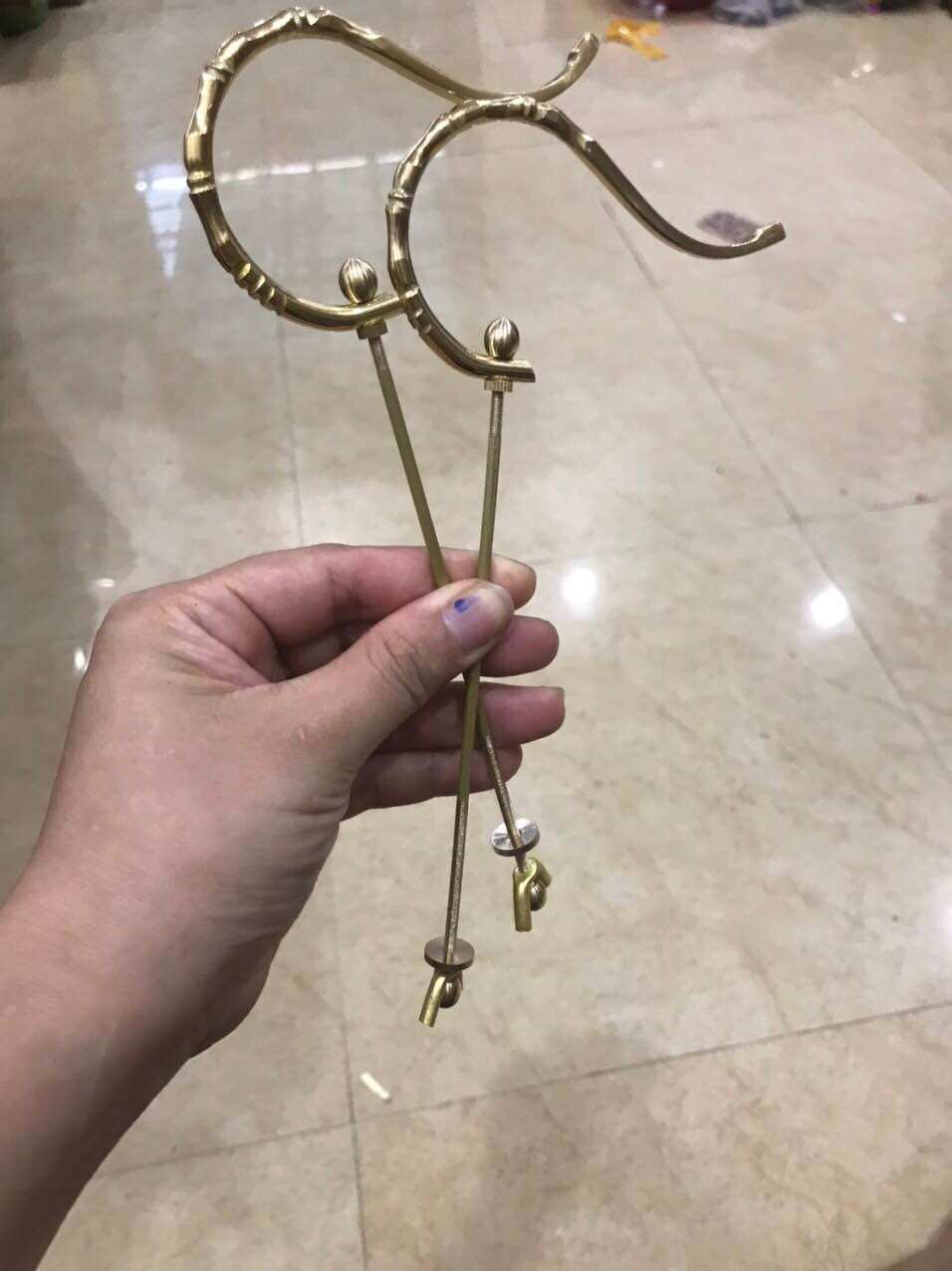 Móc đồng cho lồng khuyên , hút mật