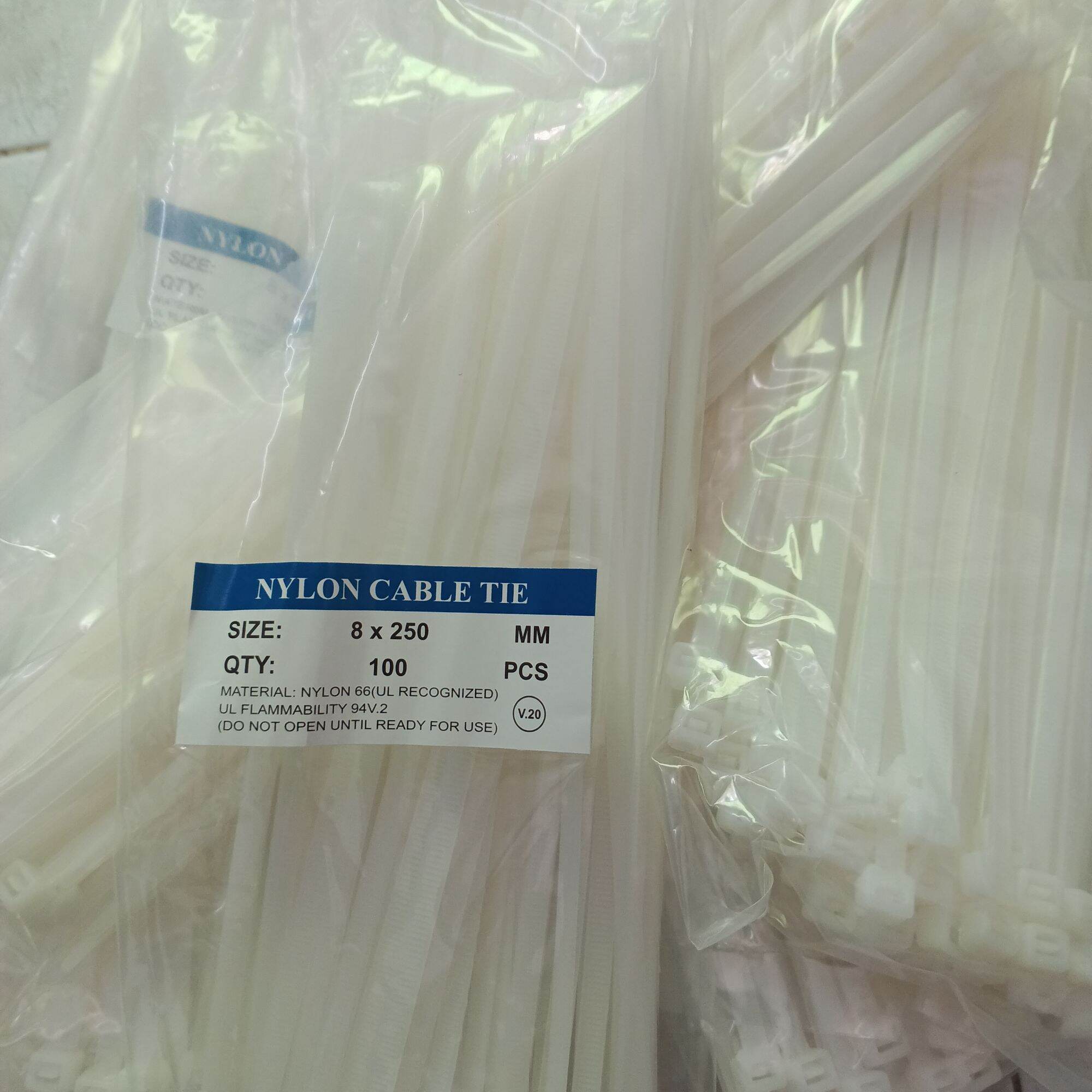 Dây rút nhựa trắng đen
