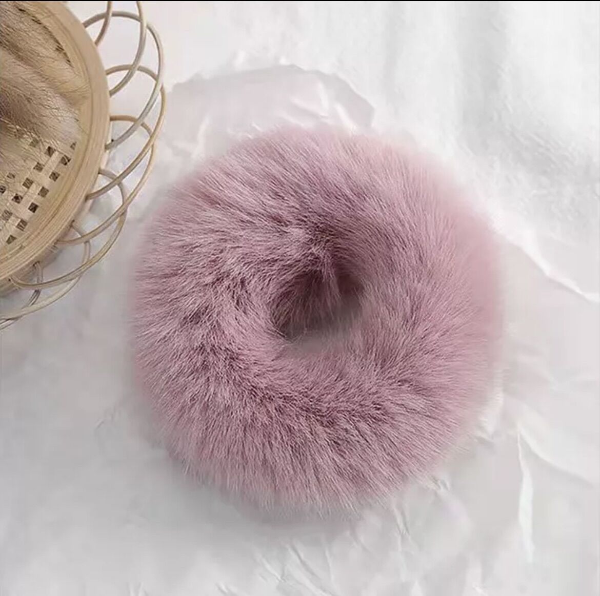 Dây cột tóc lông xù hot trend
