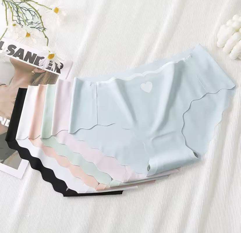 95k/10 quần lót nữ hình su tim không đường may