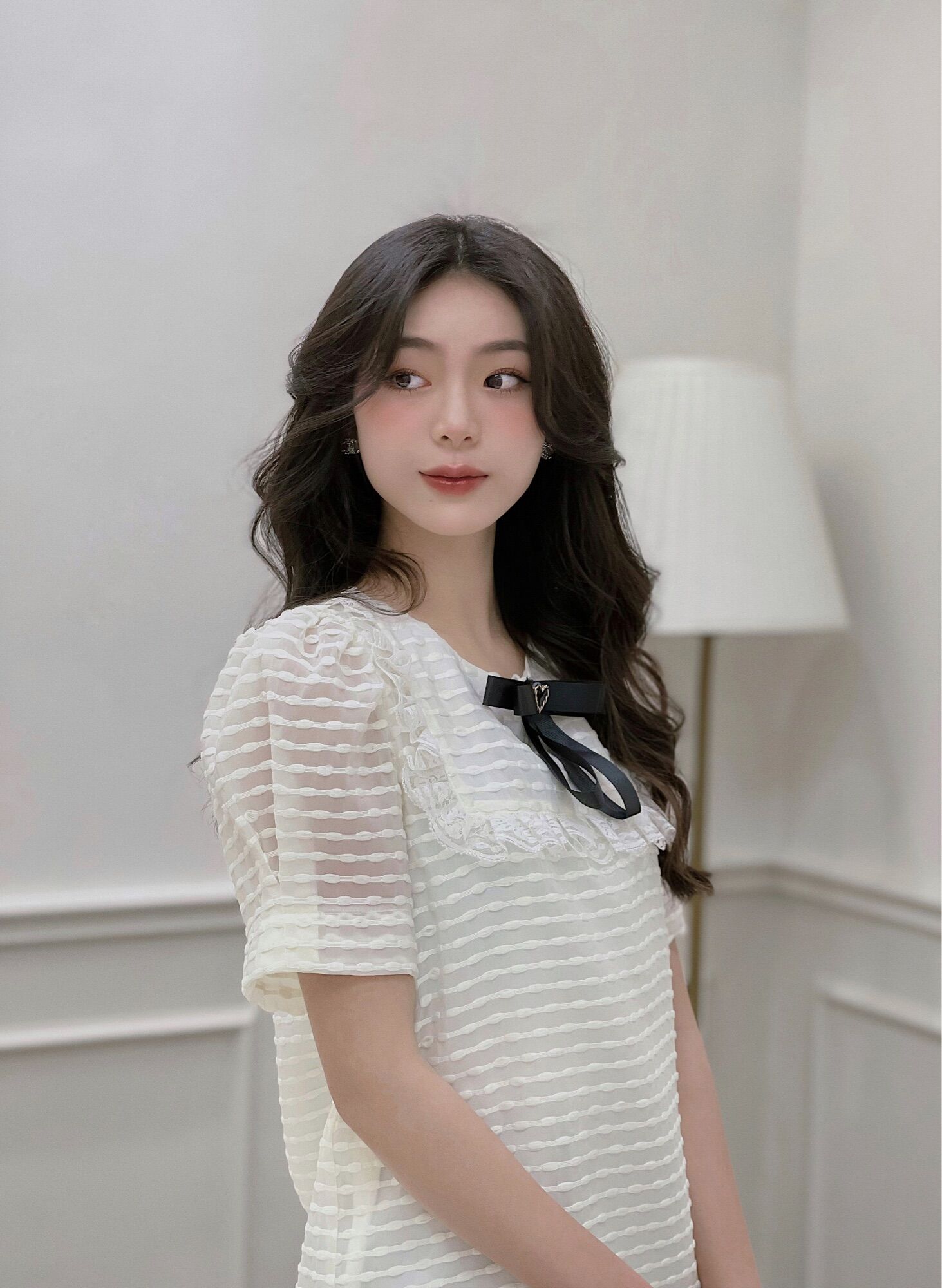OUTSET - Áo MIHO ( tặng kèm nơ )