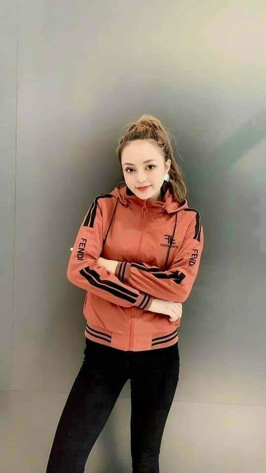 Áo gió nữ 2 lớp lót nỉ dày chất gió mềm giãn , mũ chùm to rộng có dây rút