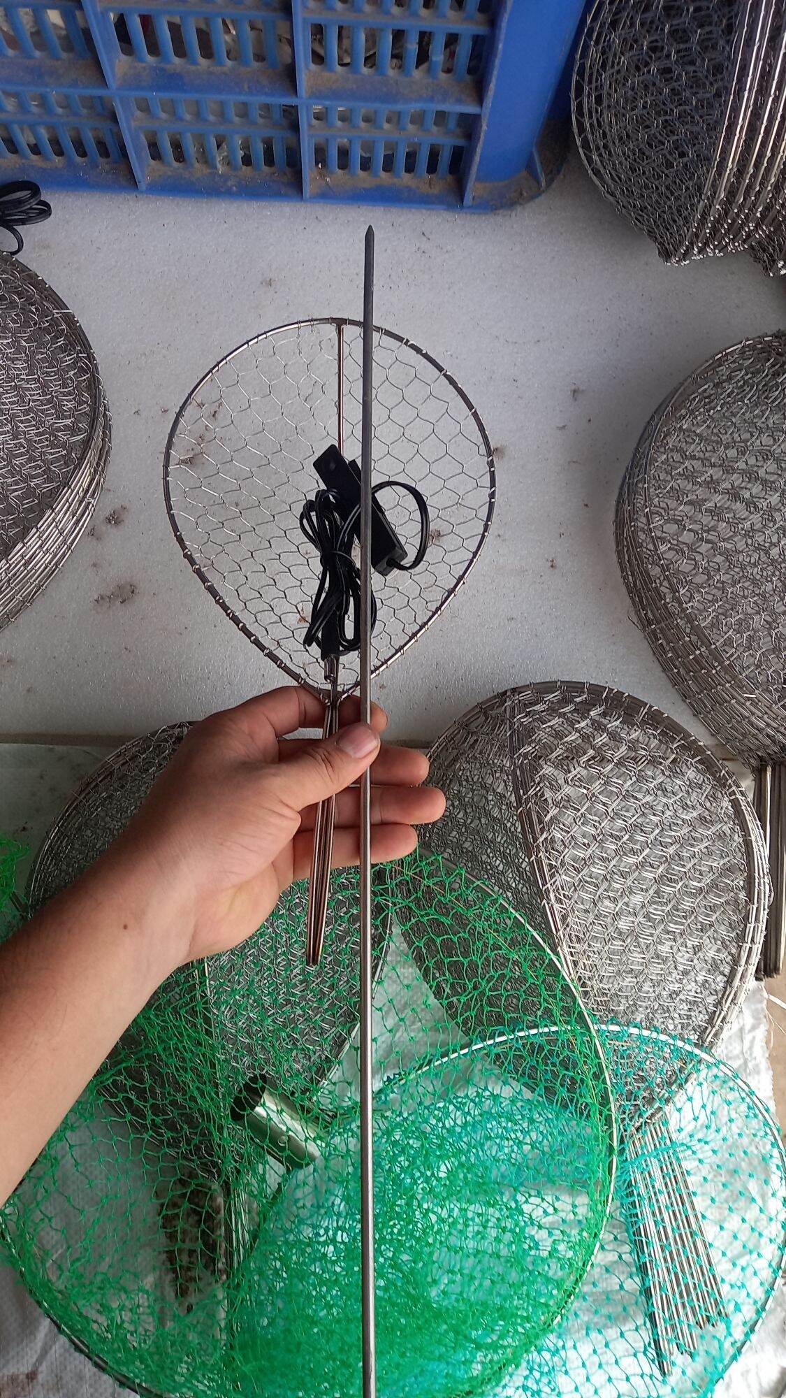 1 VỢT CÁ INOX , 1 CÒ BÓP , 1 XIÊN