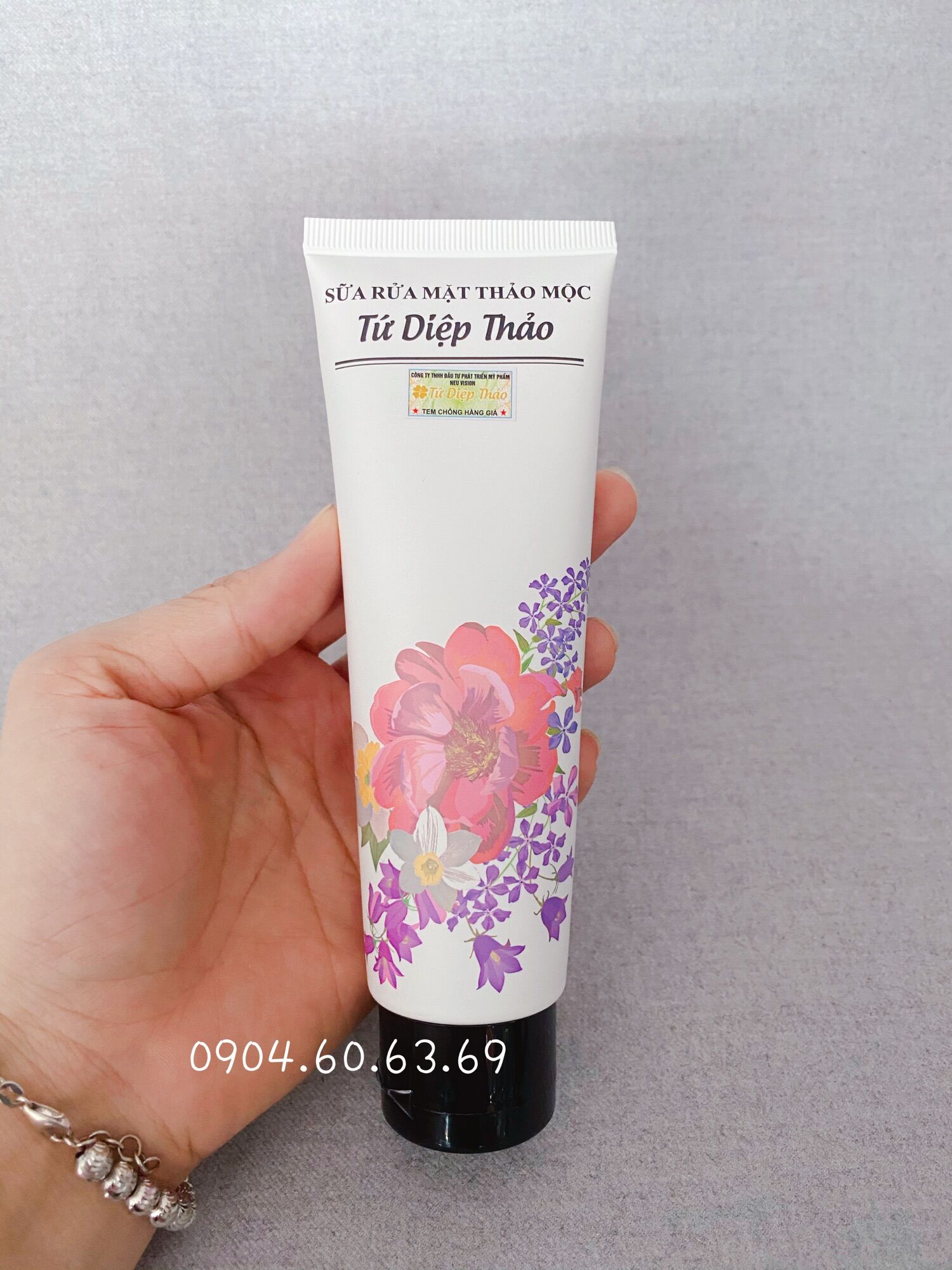 Sữa Rửa Mặt Thảo Mộc TỨ DIỆP THẢO 120g