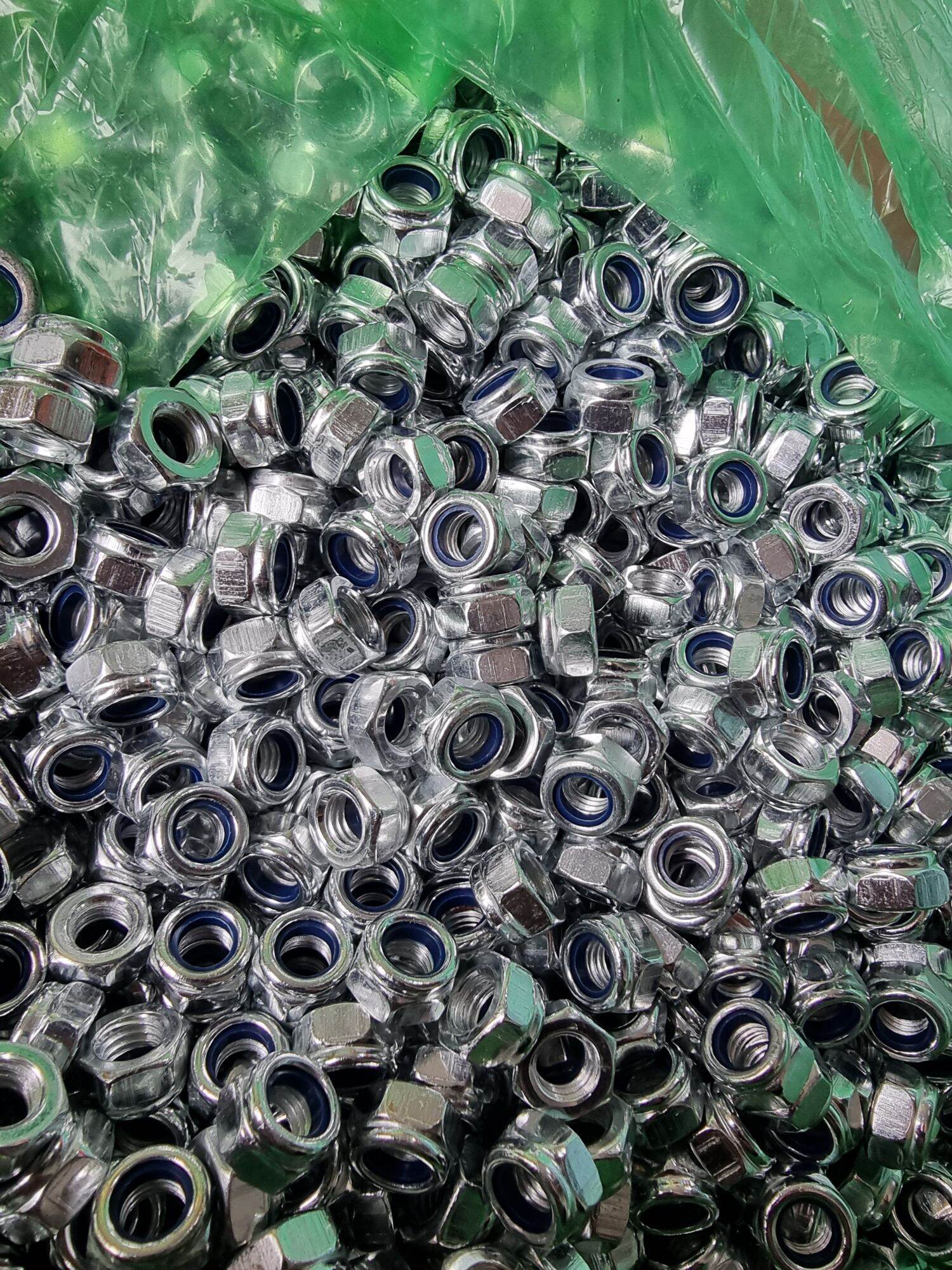 50 ê cu lục giác khóa chặt chống trượt 8ly ( ê cu nhựa M8x1.25)