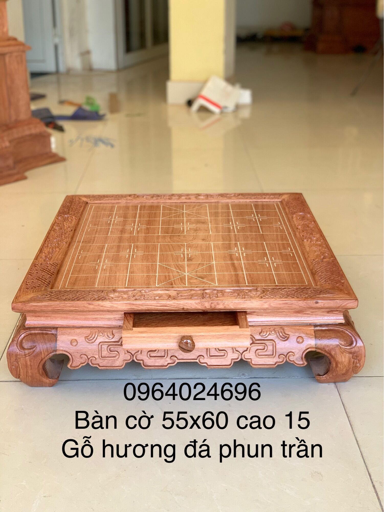 Bàn cờ tướng chân quỳ gỗ hương 55x60 cao 15cm