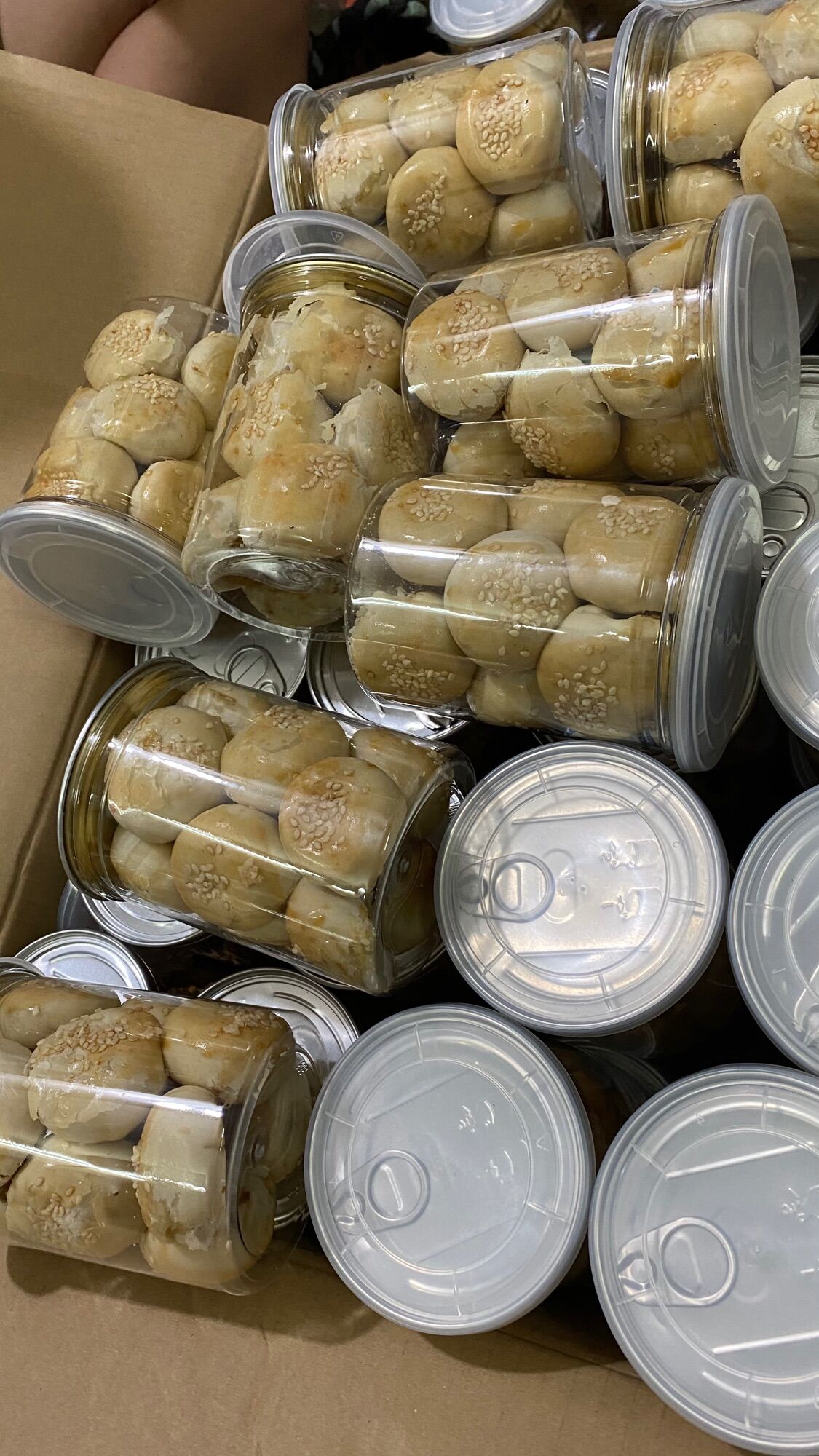 Bánh pía lạp thịt