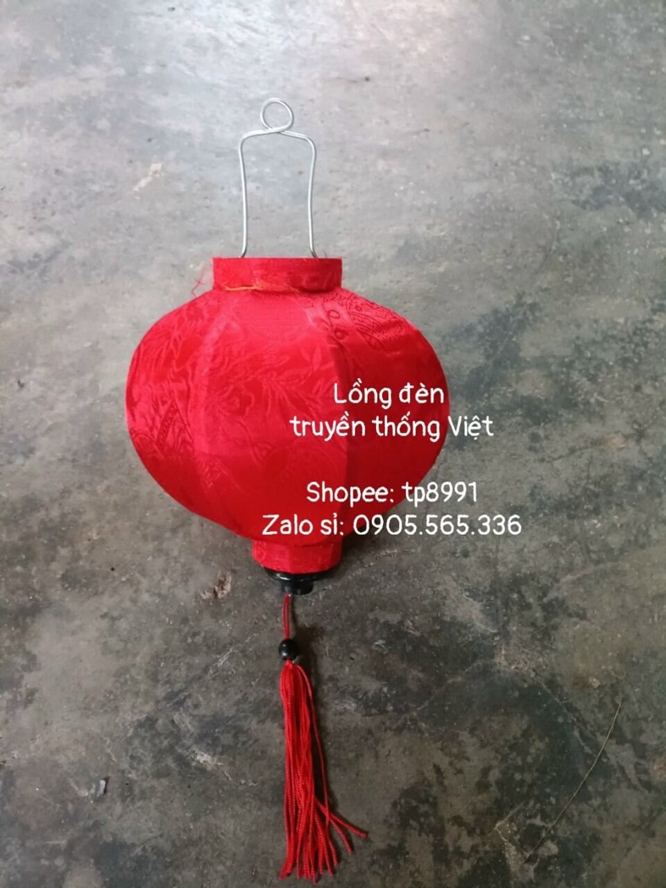 Lồng đèn vải gấm lụa Hội An treo được ngoài trời