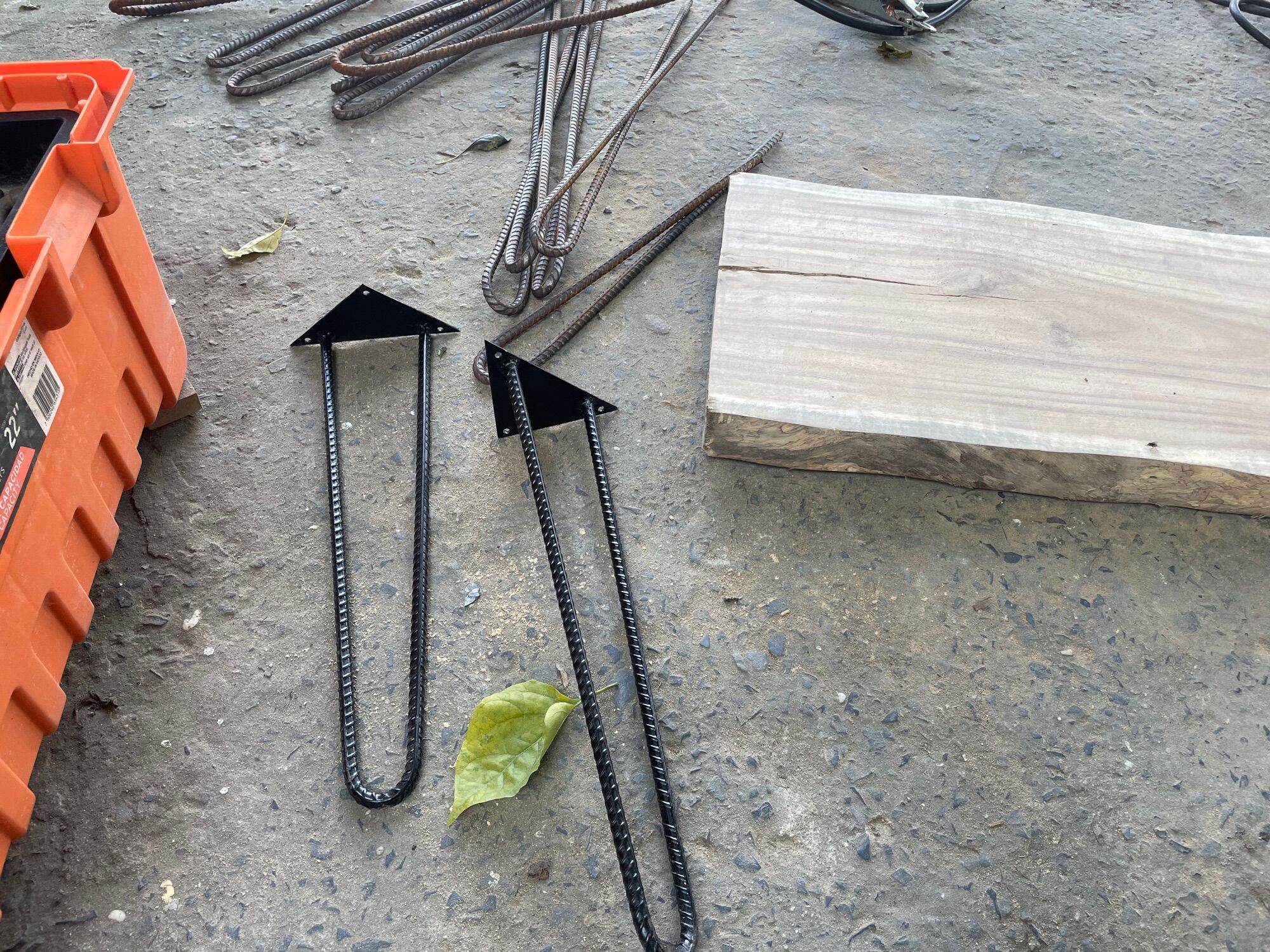 Chân bàn hairpin sắt răng 70cm kèm vít
