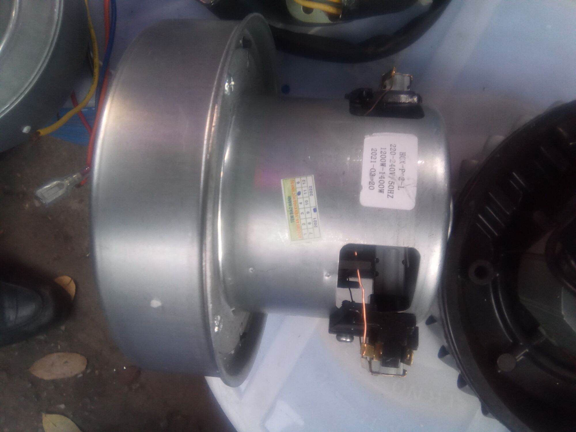 Mo to may hut bui 1400w bau 13,5 Cm
