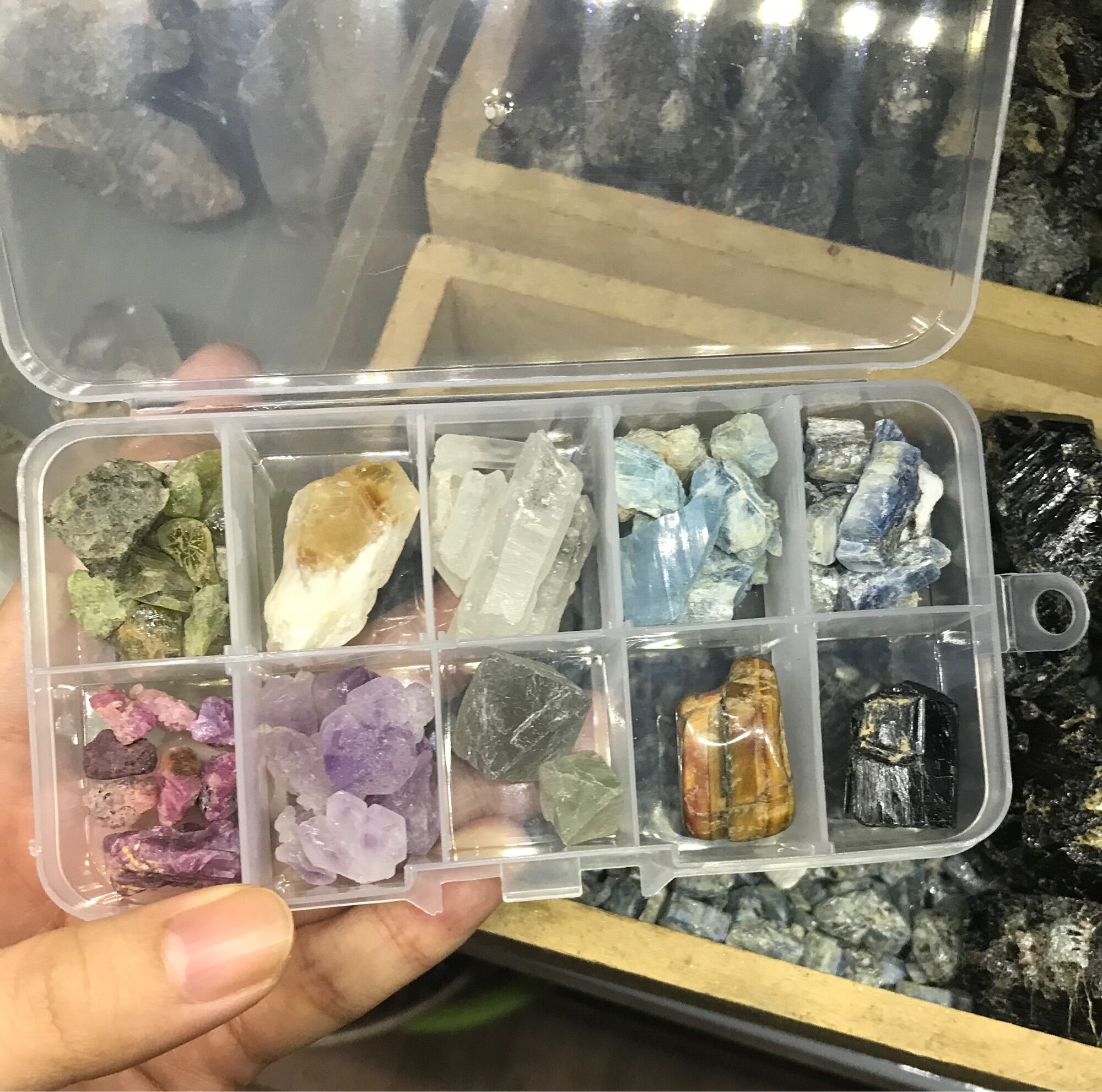 Hộp đá thô thanh tẩy 10 loại đá cho Tarot